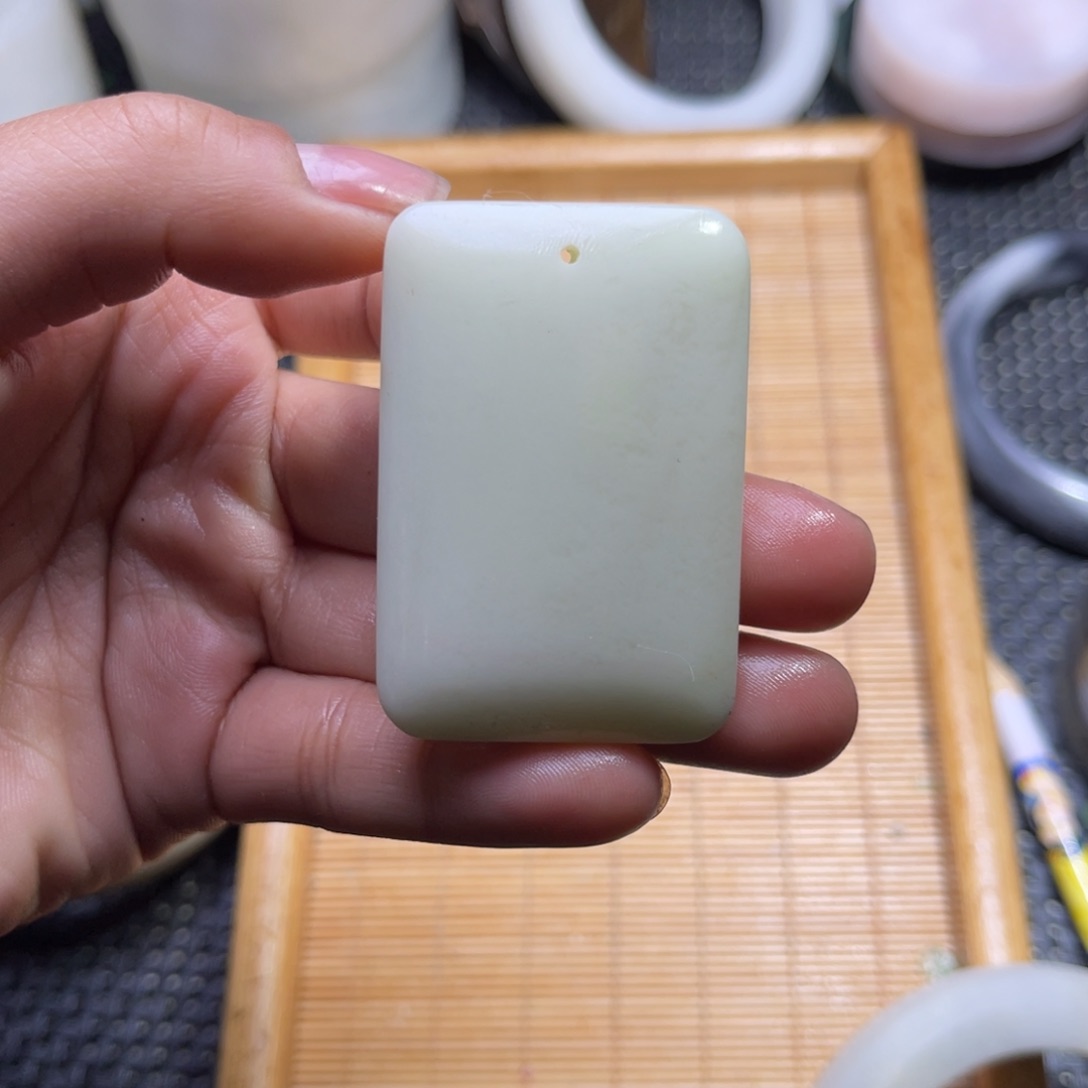 未镶嵌和田玉车挂