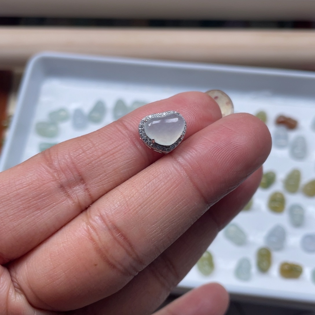 翡翠颈饰未镶嵌55555555