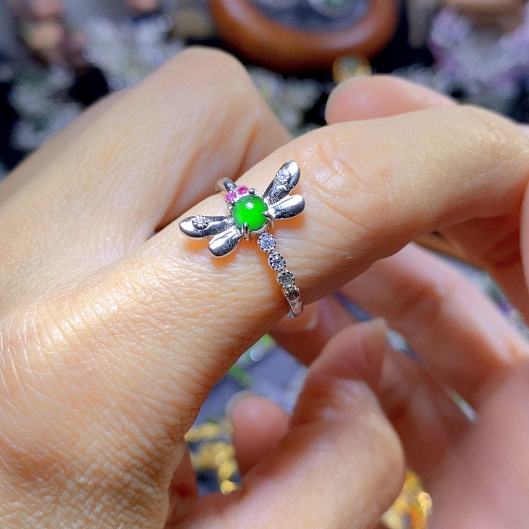 翡翠颈饰银S925镶嵌天然翡翠