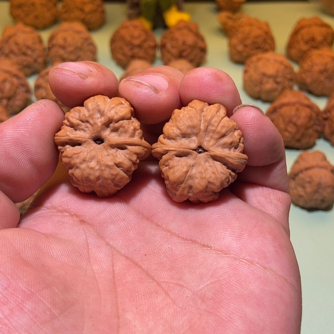 文玩核桃吊坠肉****?蛤蟆头30全品