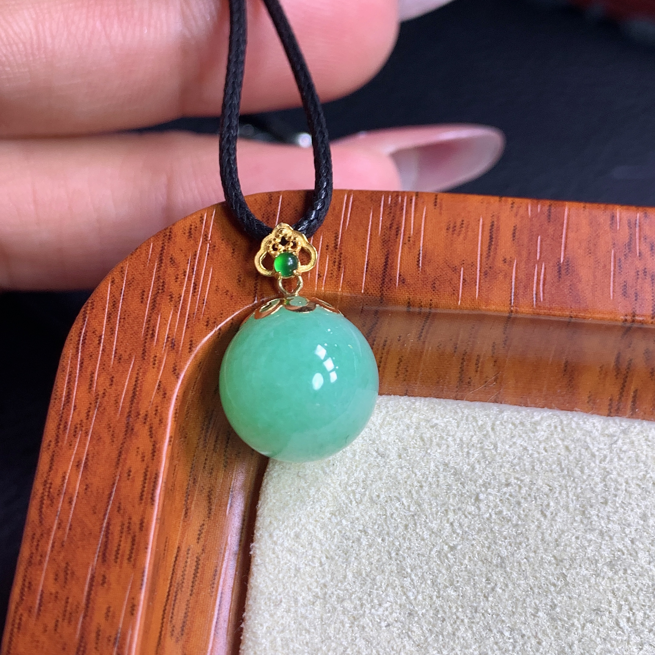 天然缅甸A货翡翠玉石珠宝18k金甜阳绿单珠圆珠吊坠j尺寸11+mm配证