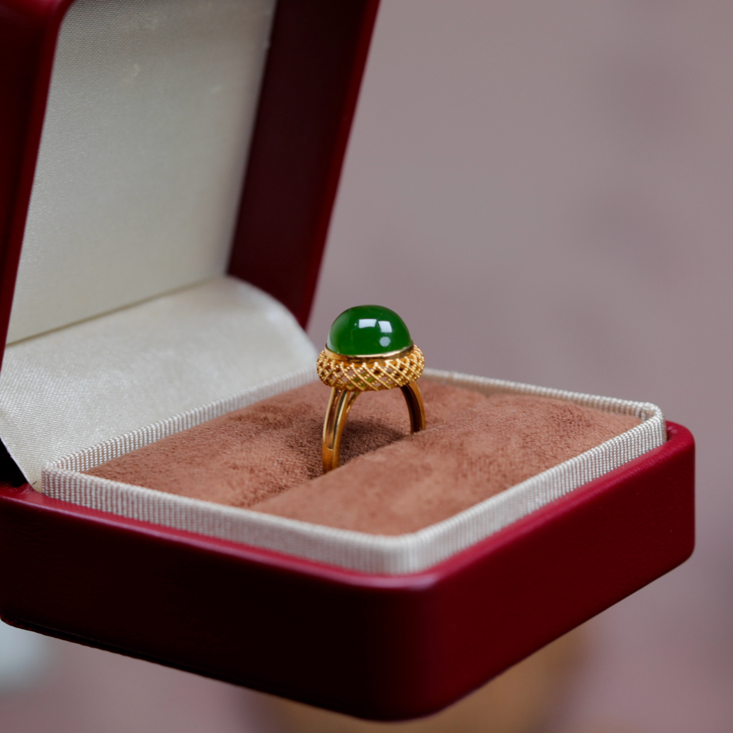 新品天然和田玉碧玉圆蛋面戒指18k金镶女款时尚简约玉石指环礼物