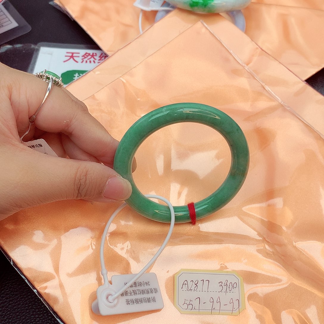 翡翠手镯未镶嵌天然缅甸翡翠A货