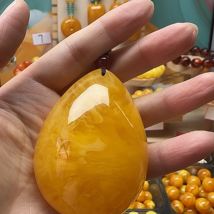 懿****非金属水滴的一个的