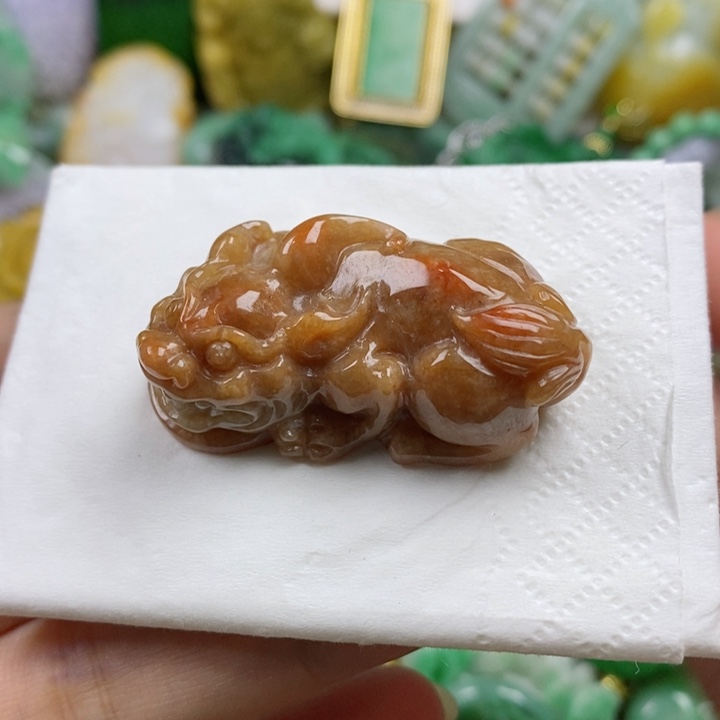 翡翠吊坠(赠链)未镶嵌