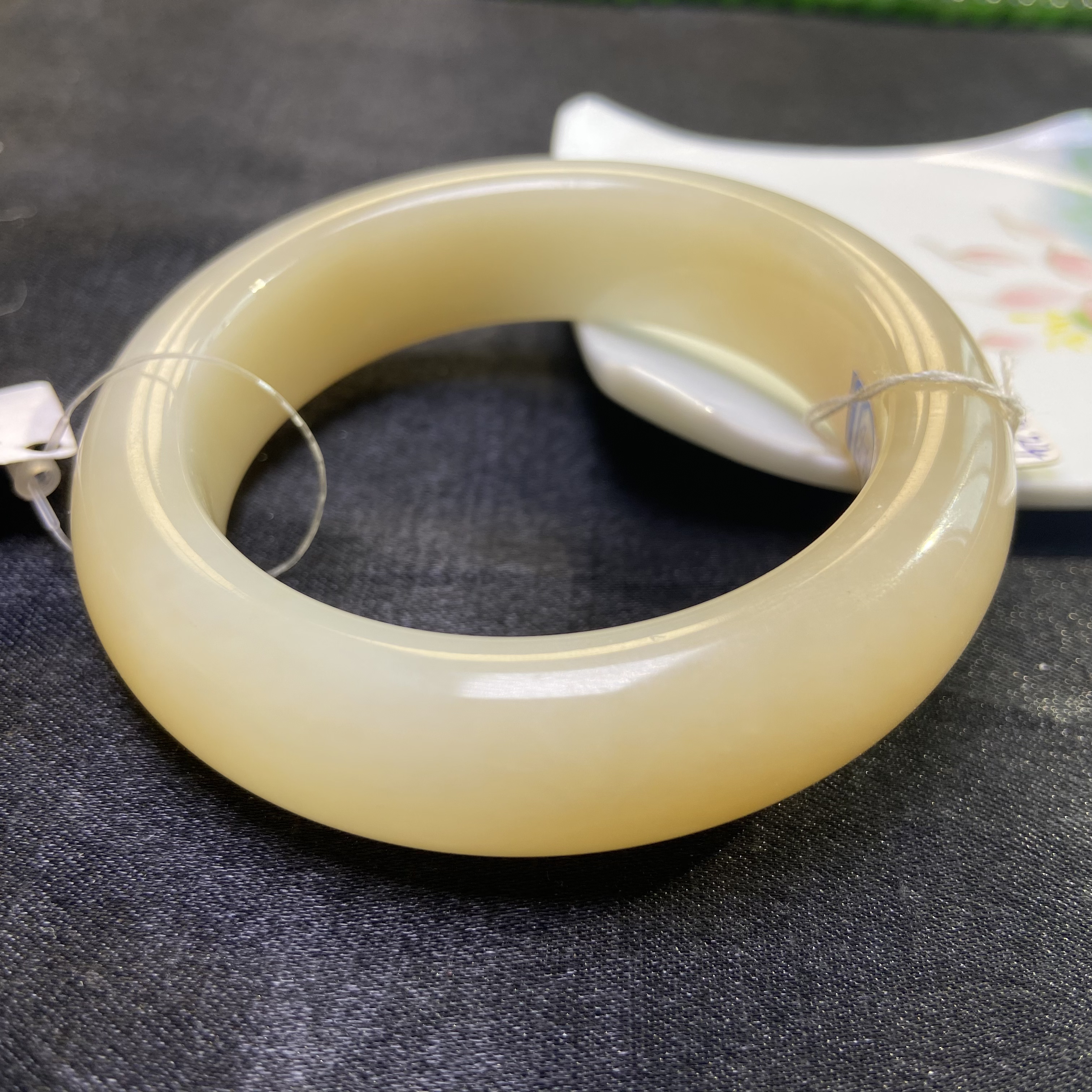 天然和田玉糖白玉宽条轮胎镯55圈