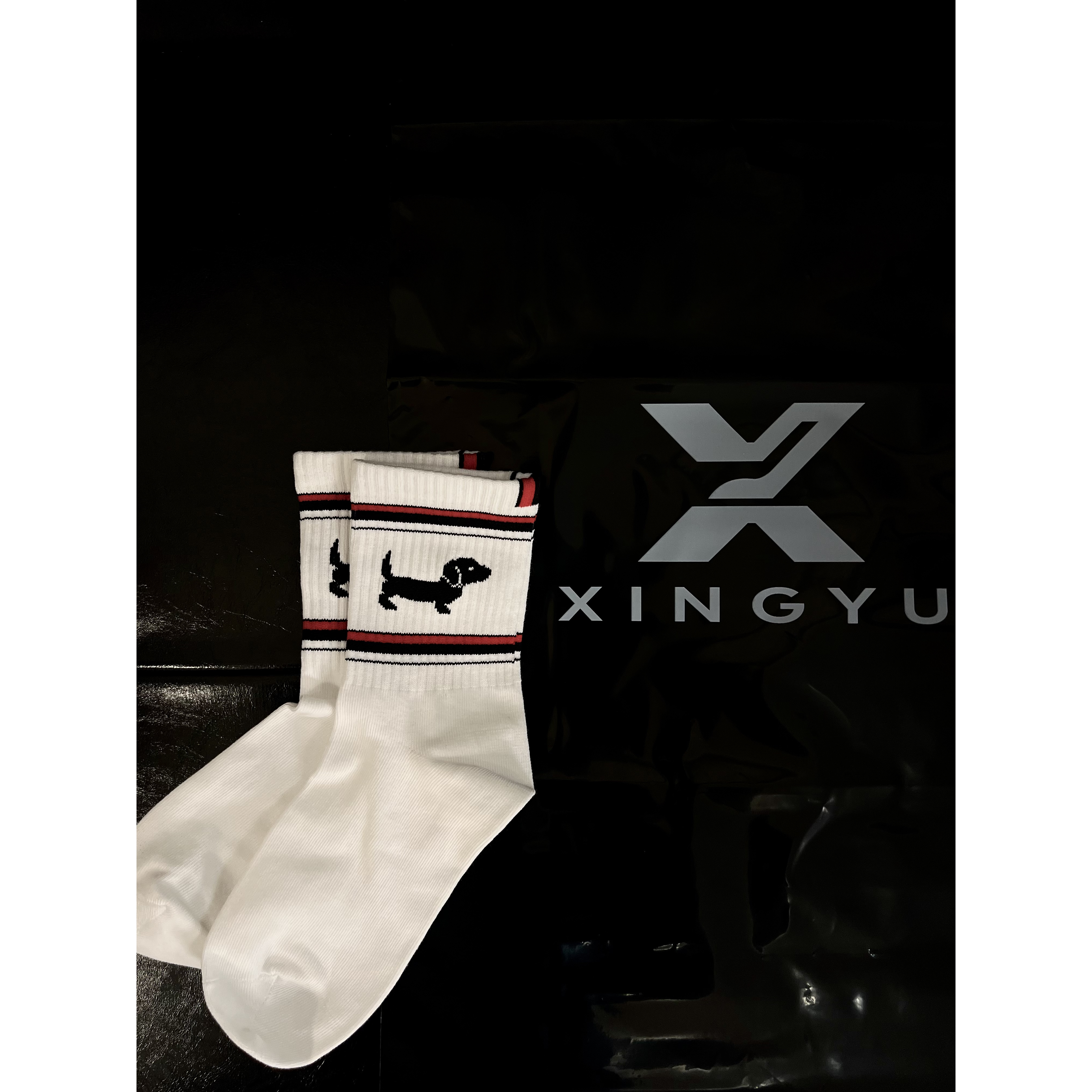 XINGYU 秋冬新款气质高级感中筒袜子男女同款中长袜