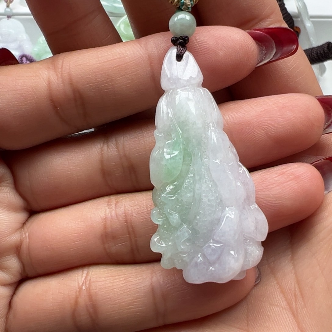 翡翠颈饰未镶嵌白菜