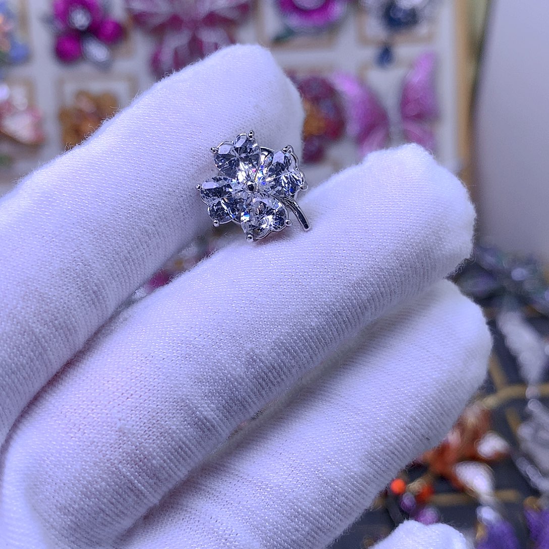 合成立方氧化锆铜两个19.9刺马针