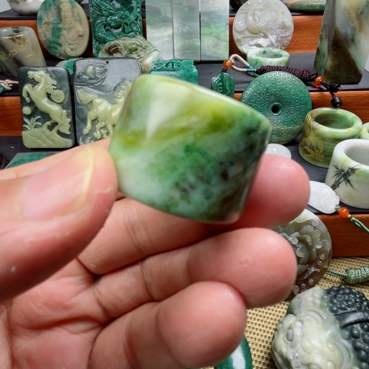 未镶嵌独山玉珠宝半成品