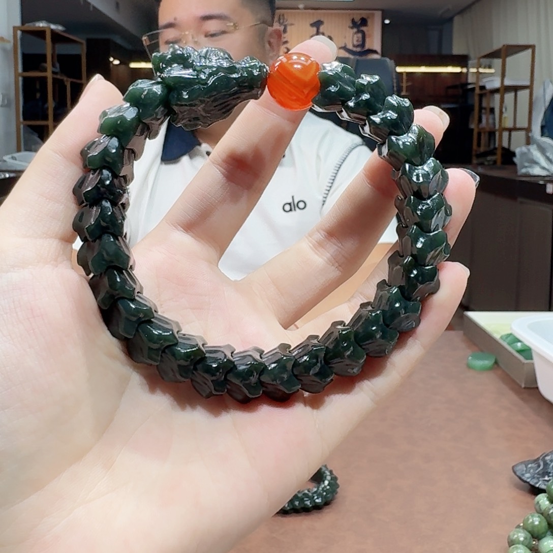 手串未镶嵌透闪石质玉