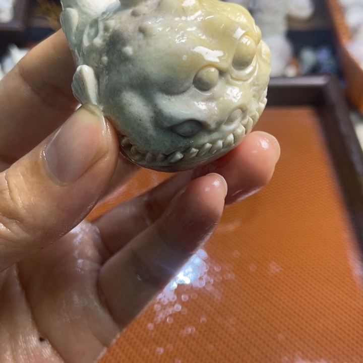 徐***岩配饰鹿角雕刻一个出