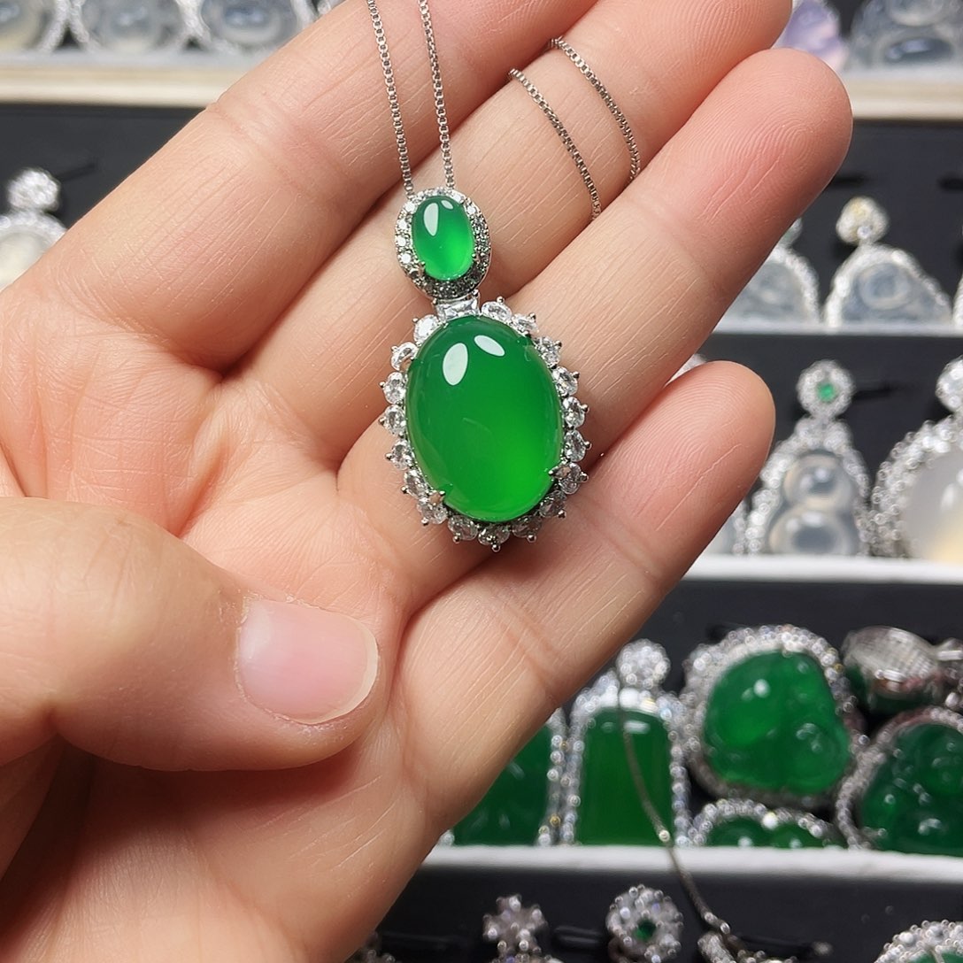玛瑙/玉髓颈饰合金