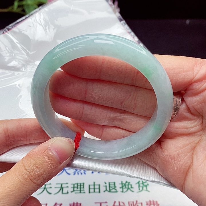 翡翠手镯未镶嵌56圈
