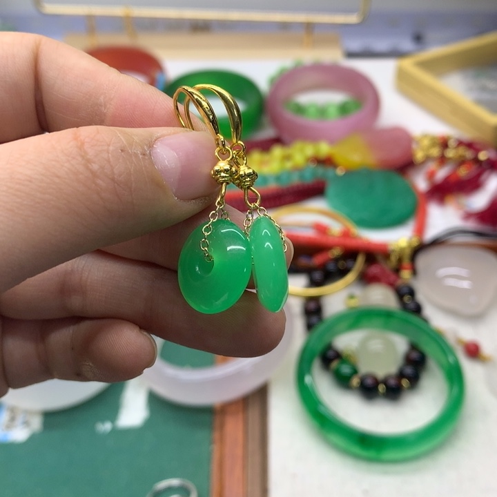 颈饰未镶嵌翡翠吊坠
