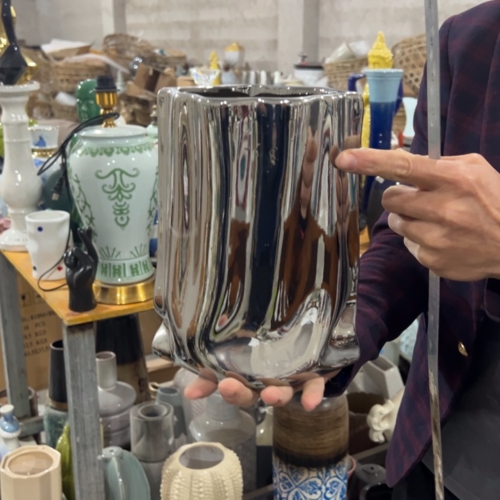 瓶高度23厘米口径13厘米微瑕捡漏针眼