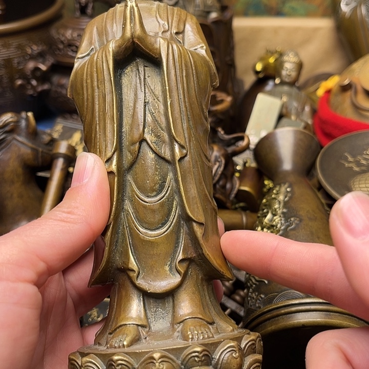 精美铜器批发档口