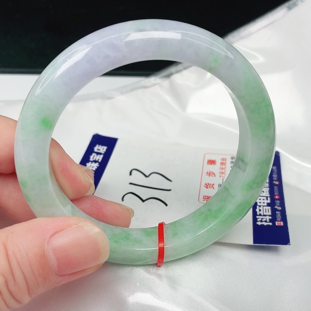 翡翠手镯未镶嵌翡翠