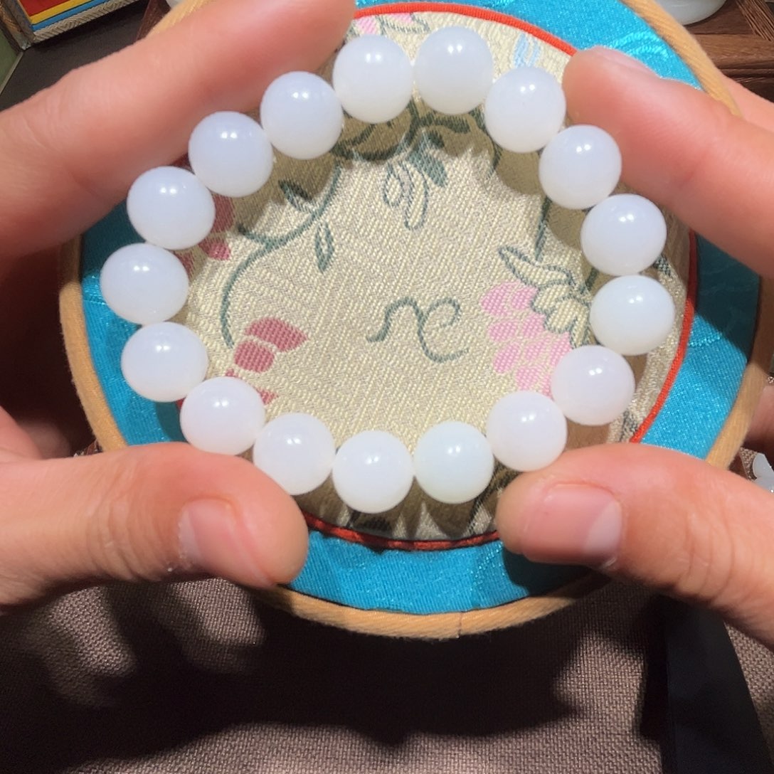 和田玉未镶嵌手串