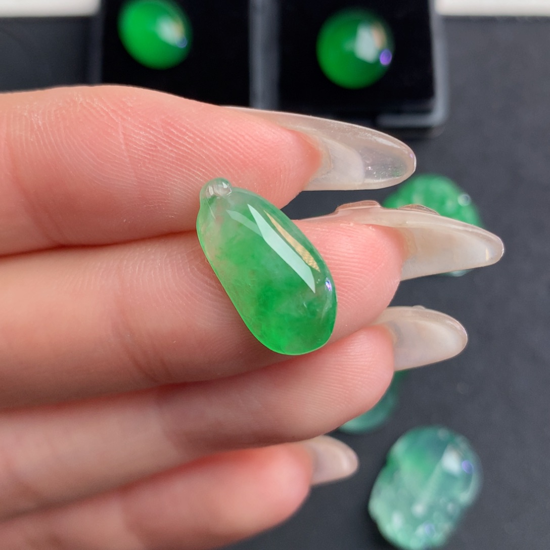 翡翠裸石16.95/8.7/4.01