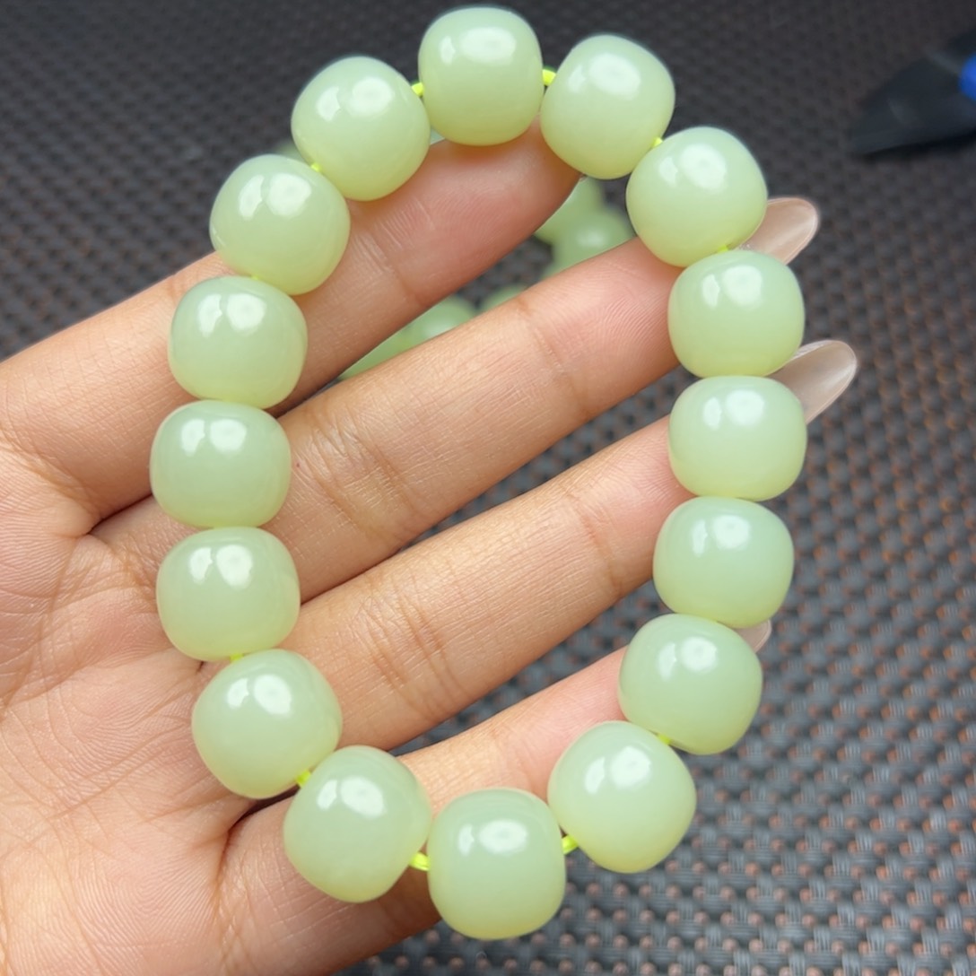 和田玉手串未镶嵌