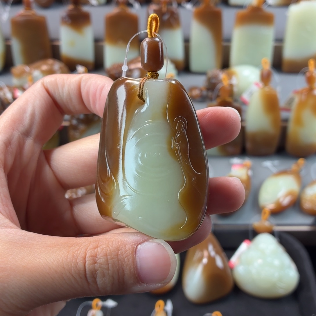 和田玉未镶嵌颈饰