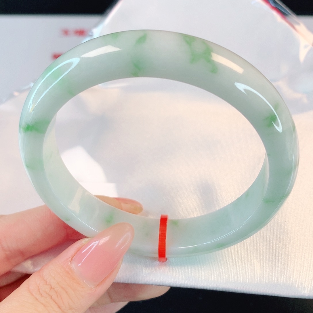 翡翠手镯未镶嵌61.9圈口