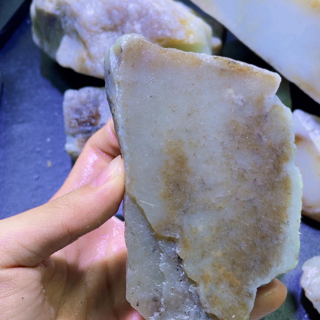 和田玉未镶嵌珠宝半成品