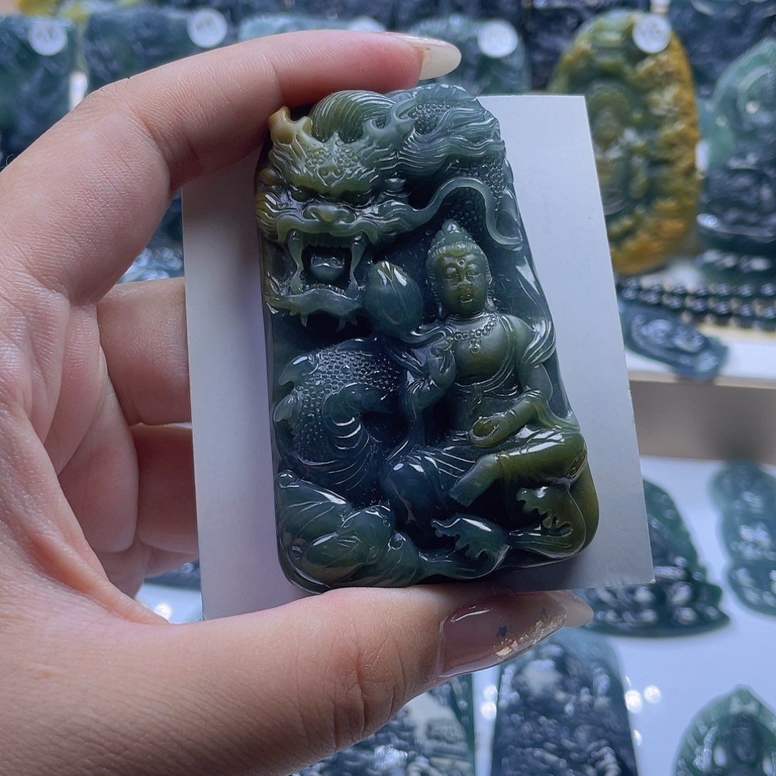 空***家翡翠未镶嵌颈饰翡翠未镶嵌