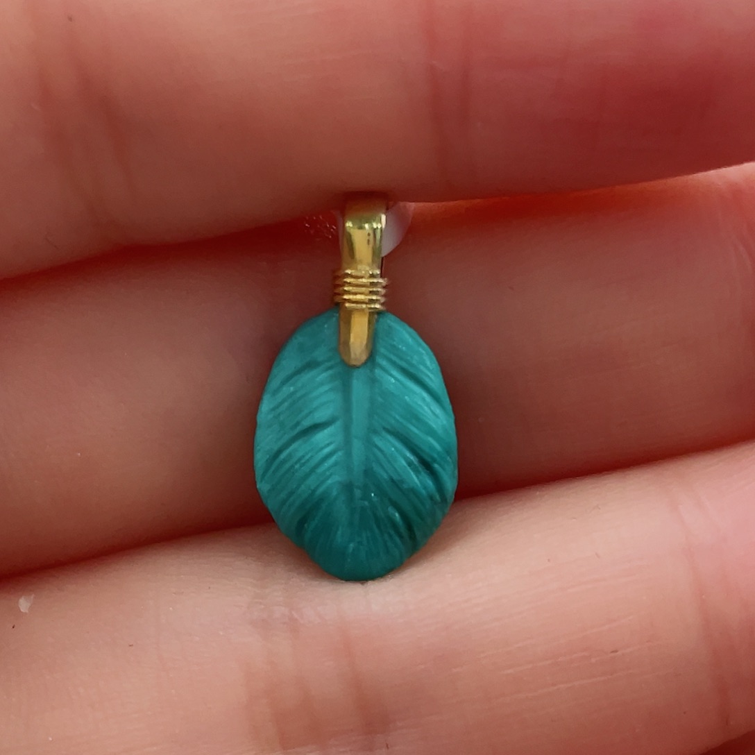 绿松石颈饰未镶嵌