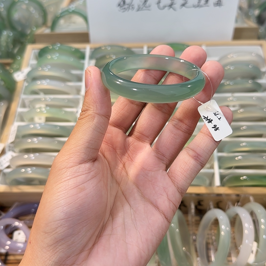 玛瑙/玉髓未镶嵌手镯圈口52.2