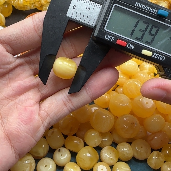 蜜蜡未镶嵌珠宝奇石天然150