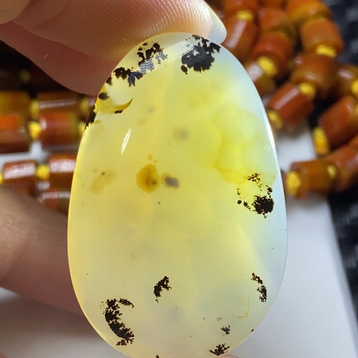 玛瑙/玉髓颈饰未镶嵌