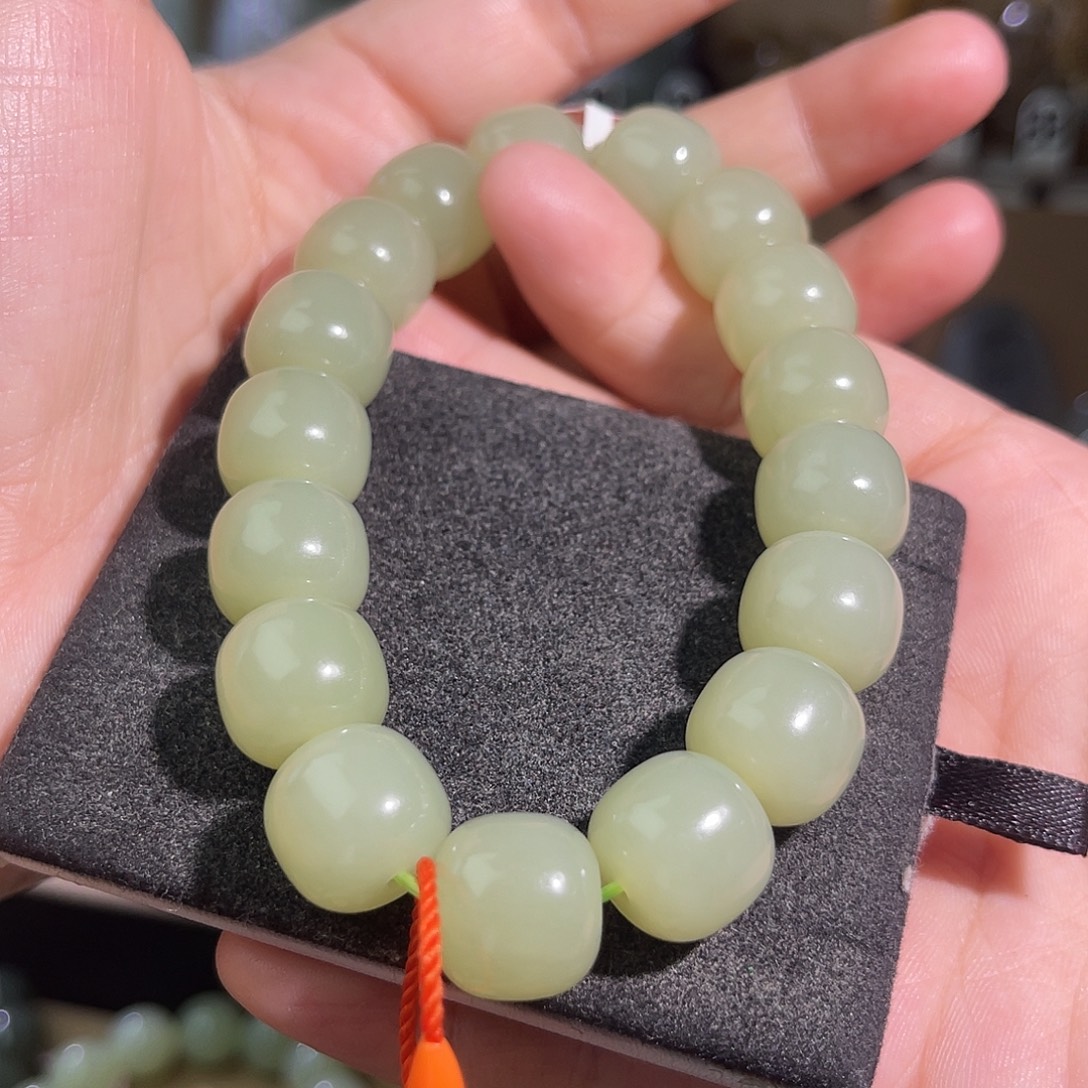 J***n和田玉未镶嵌手串