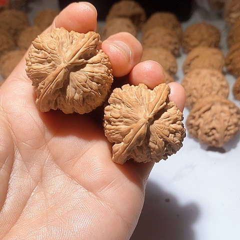 吊坠文玩核桃喝****动白狮子