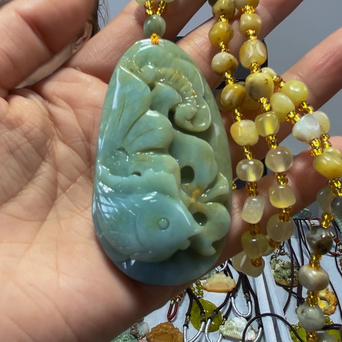 蛇纹石玉未镶嵌颈饰