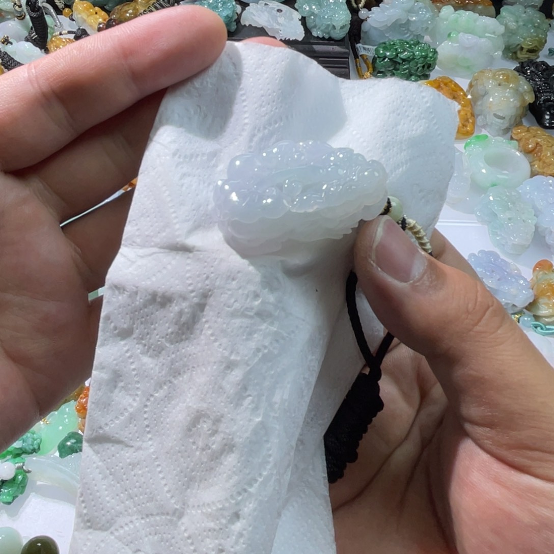 翡翠颈饰未镶嵌天然