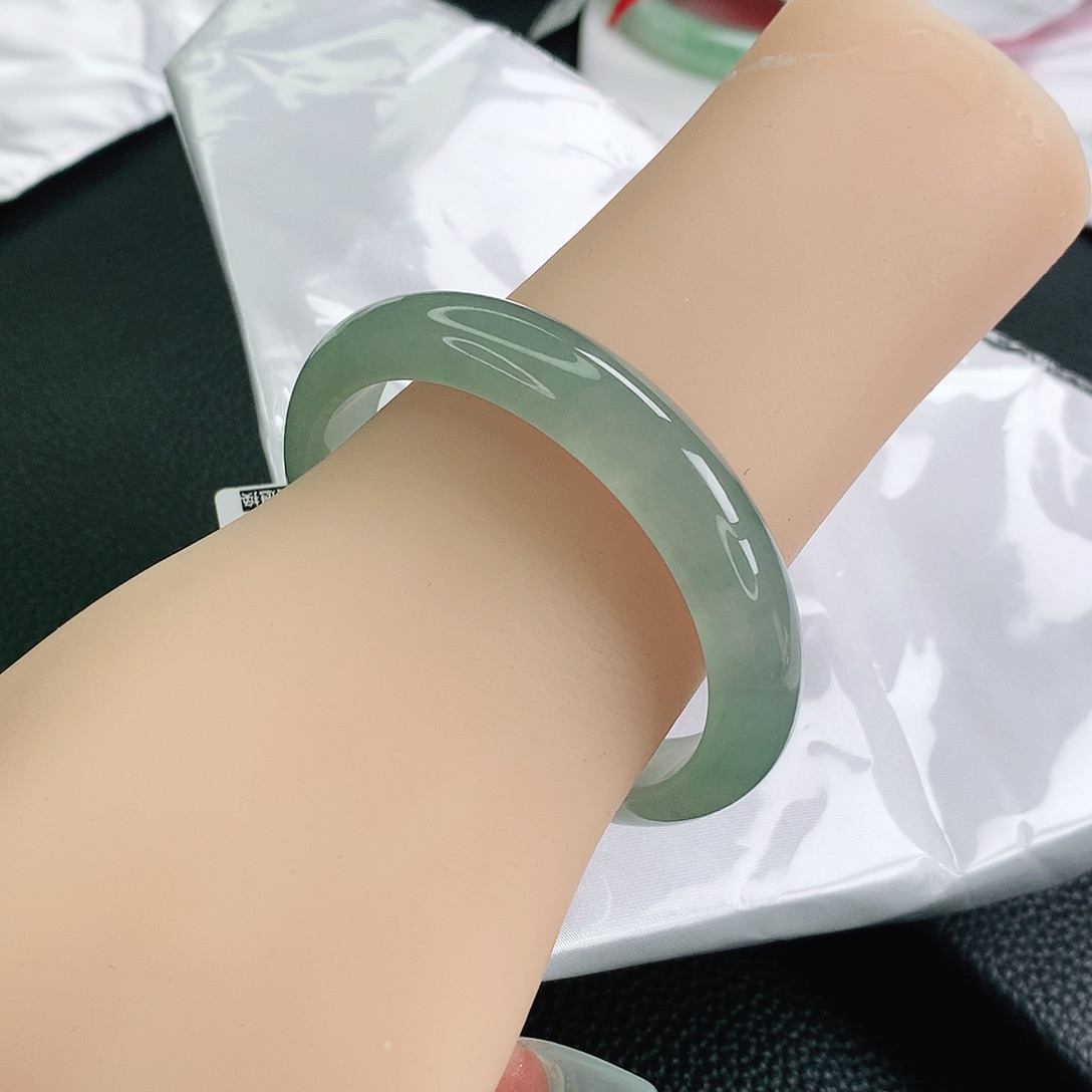 翡翠手镯未镶嵌55贵妃