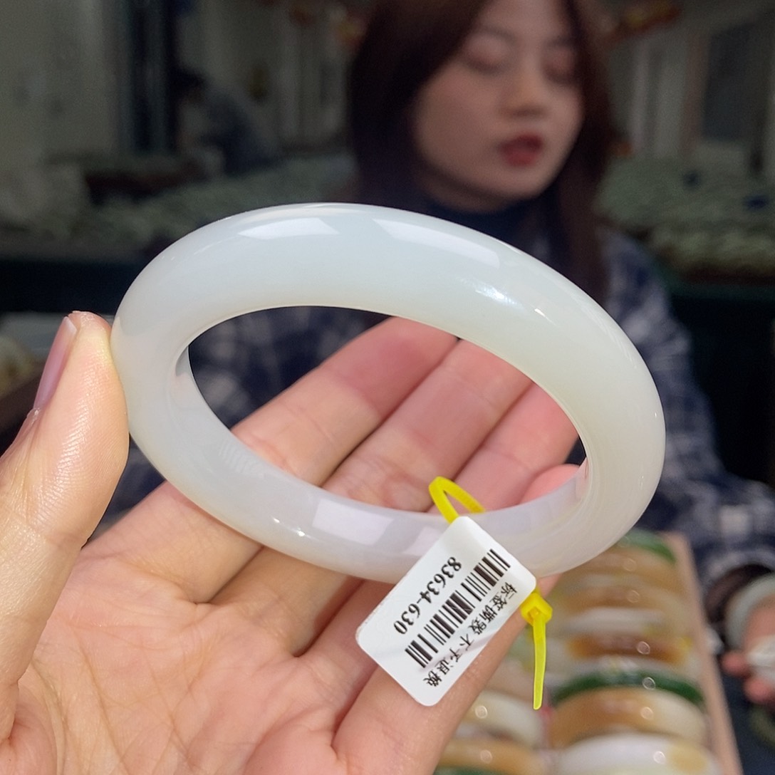 和田玉手镯未镶嵌无***156.1-11.9-9.5