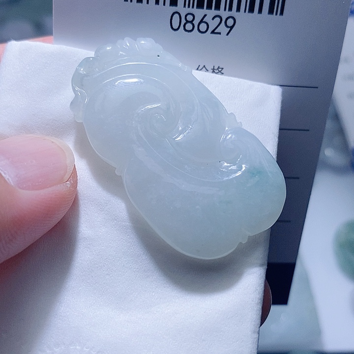 翡翠未镶嵌颈饰天光墟翡翠市场现金代购