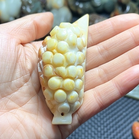白玉菩提吊坠摆件