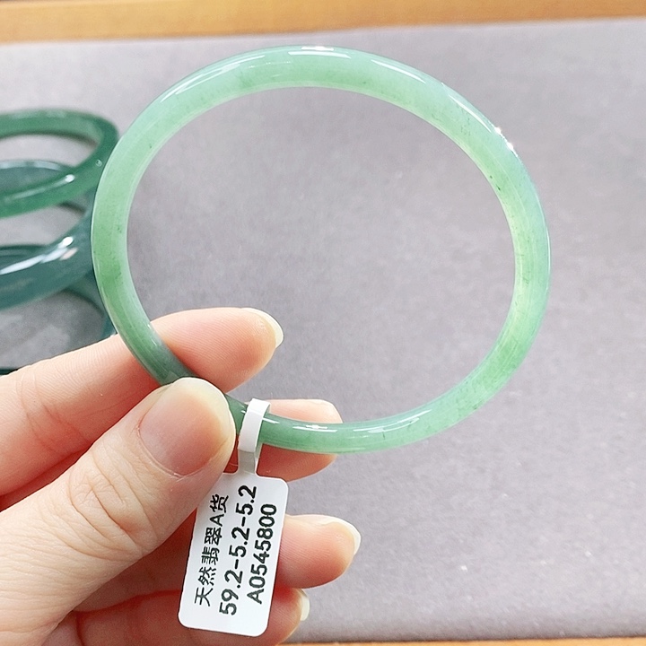 翡翠22K金镶嵌手镯（圆镯）