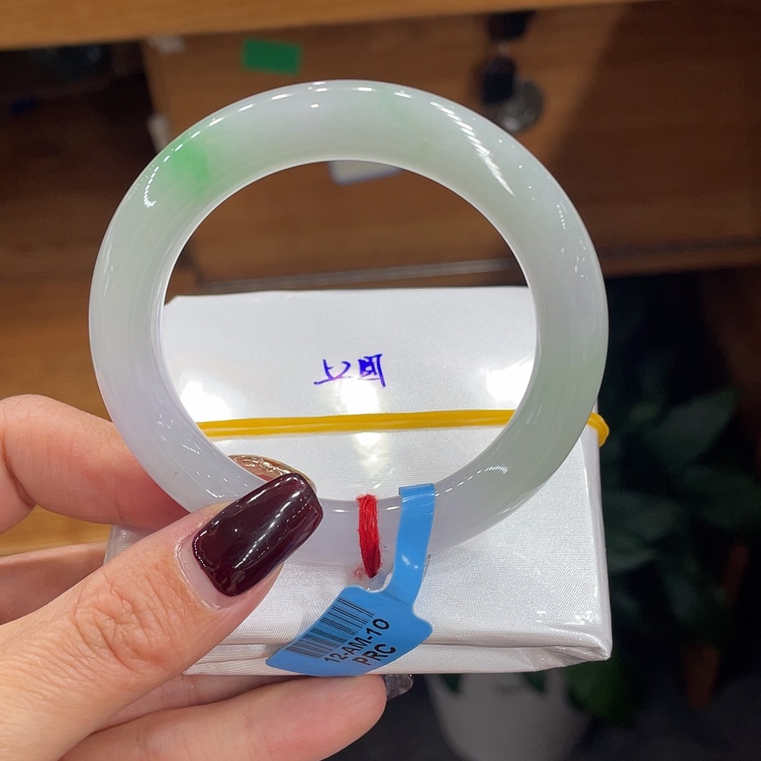 翡翠手镯未镶嵌缅甸翡翠