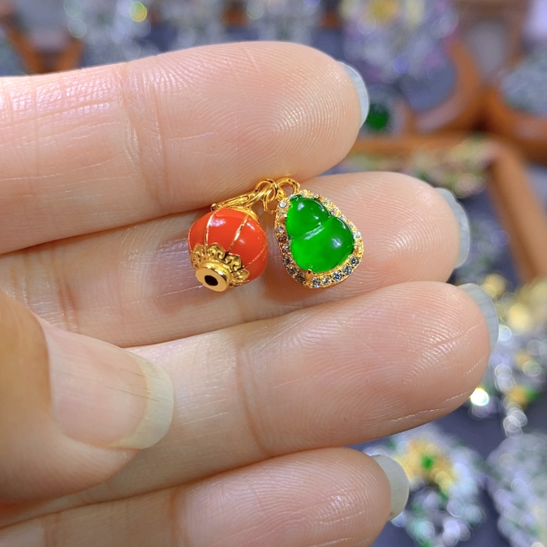 翡翠颈饰银S925镶嵌天然翡翠