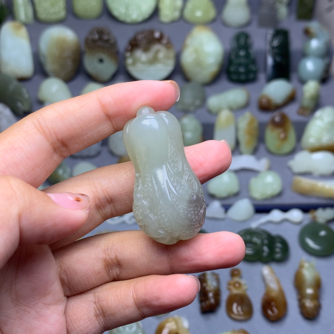 和田玉未镶嵌挂件