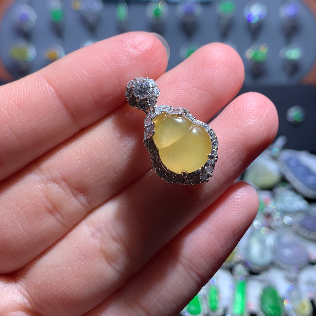 翡翠颈饰银S925镶嵌天然翡翠