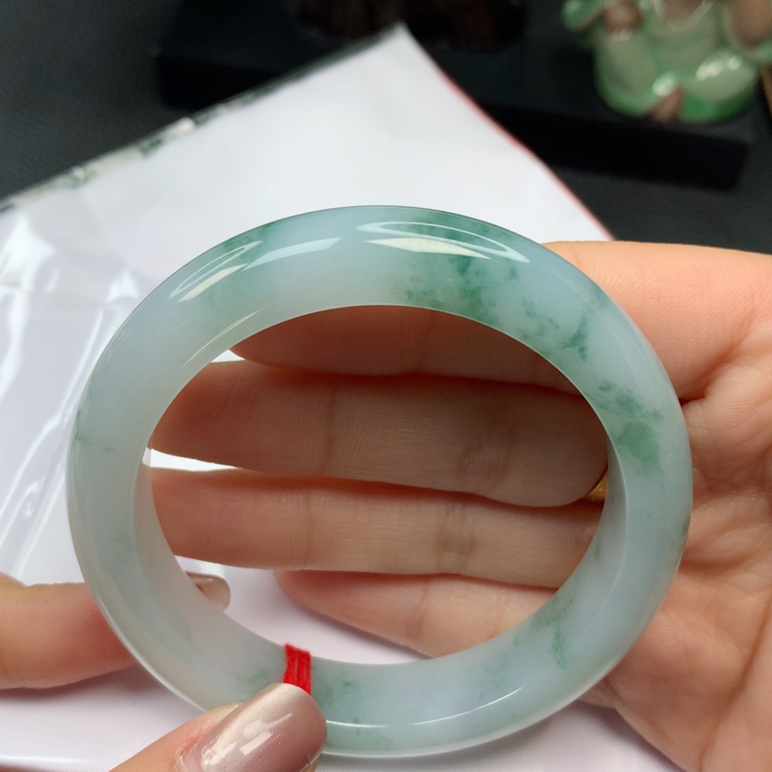 翡翠手镯未镶嵌姚**学53 53 有纹