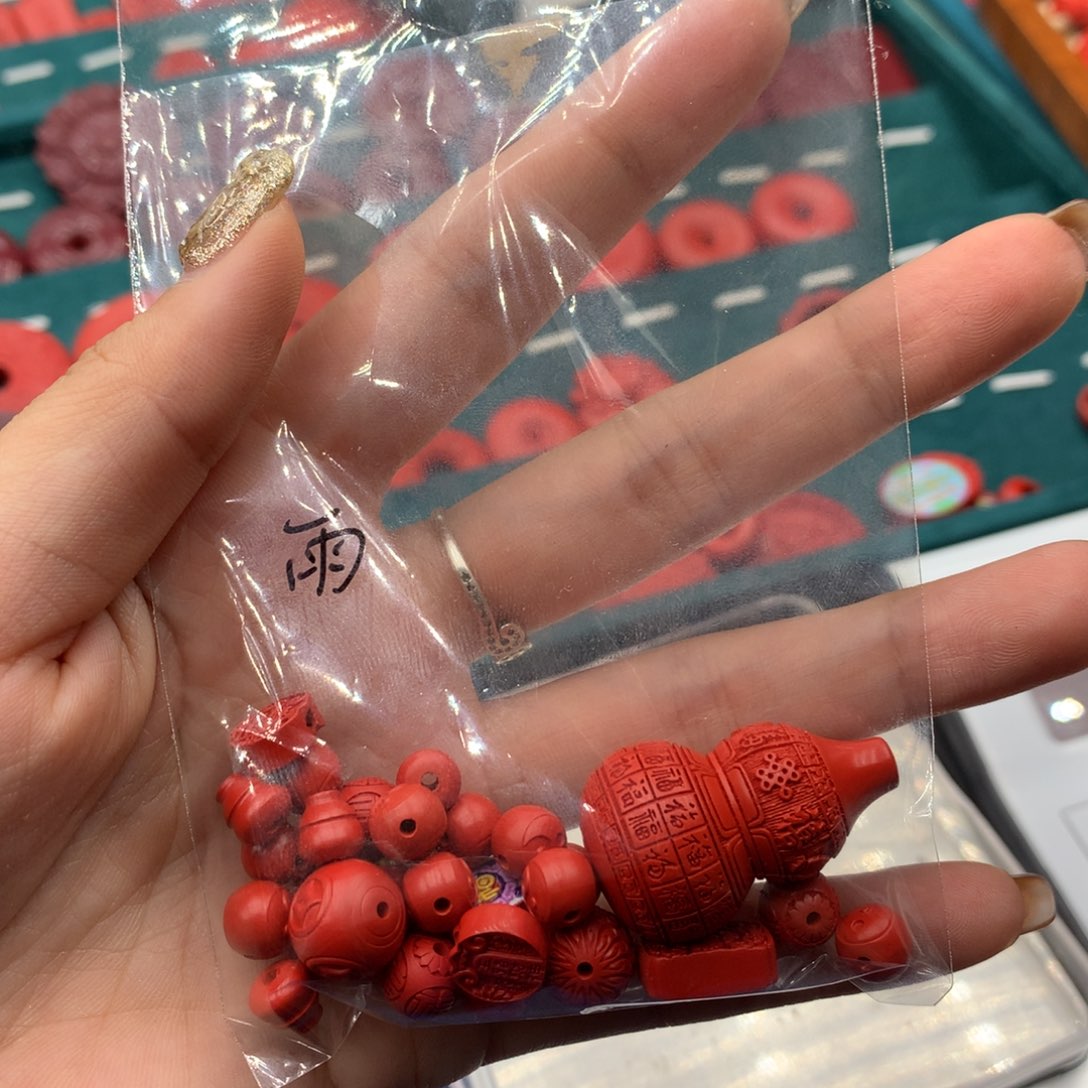 天然辰砂红砂小配件