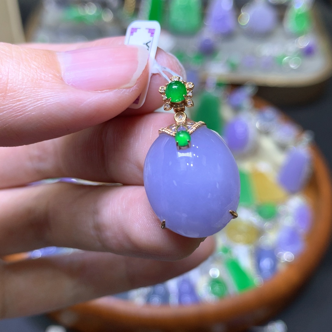 【闪购商品】翡翠颈饰18K金镶嵌翡翠吊坠项链