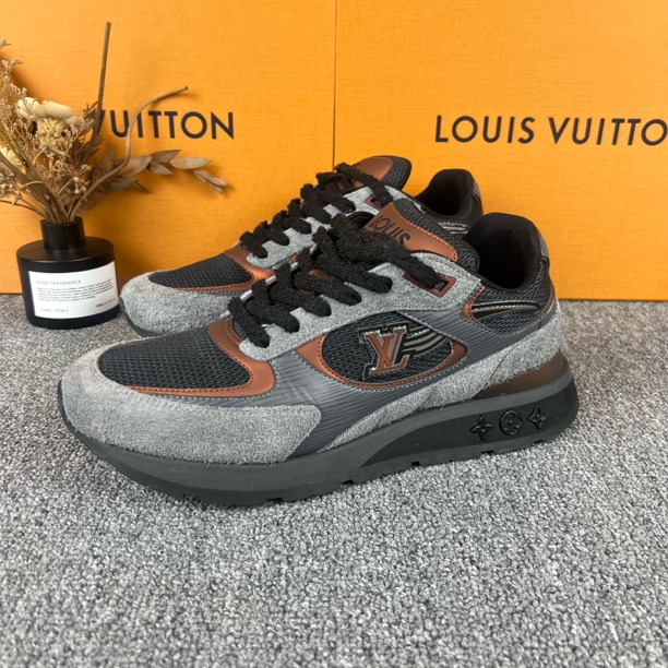 99新 LouisVuitton/路易威登 6码 黑灰runaway运动鞋 99新 /9108